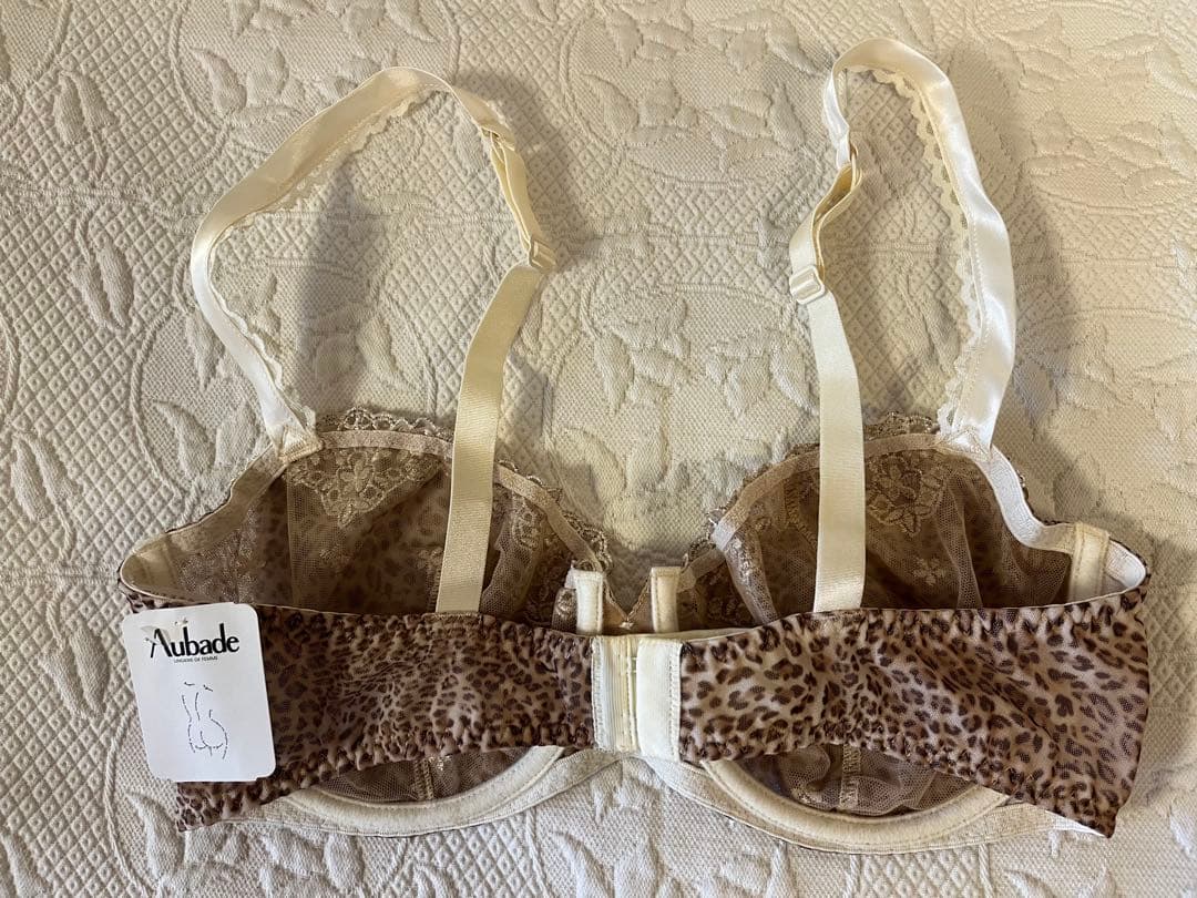 《Aubade 》新品タグ付　ヒョウ柄 と花柄 ブラジャー&ショーツセット