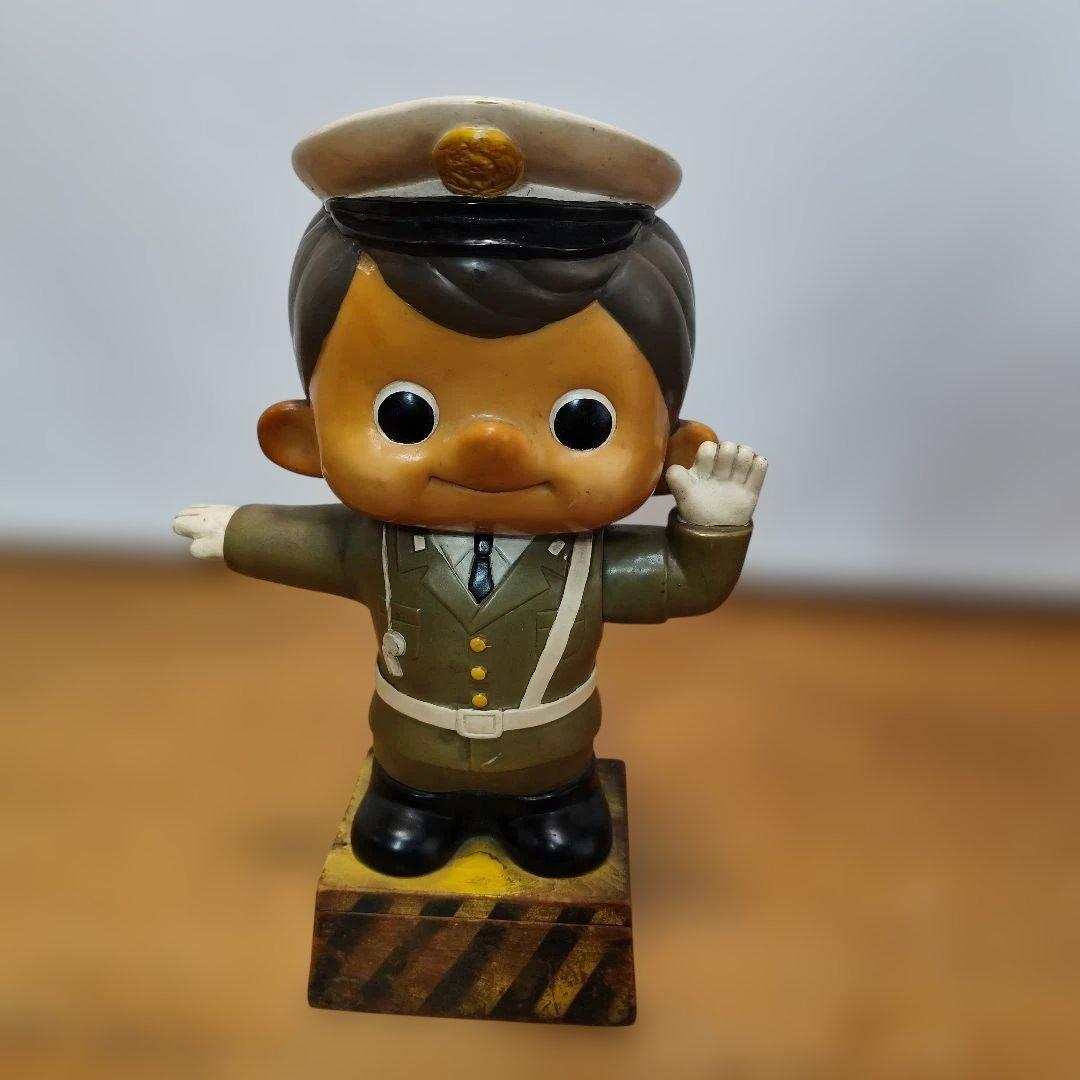 レア物! 古い 警察人形 警察署カウンター用