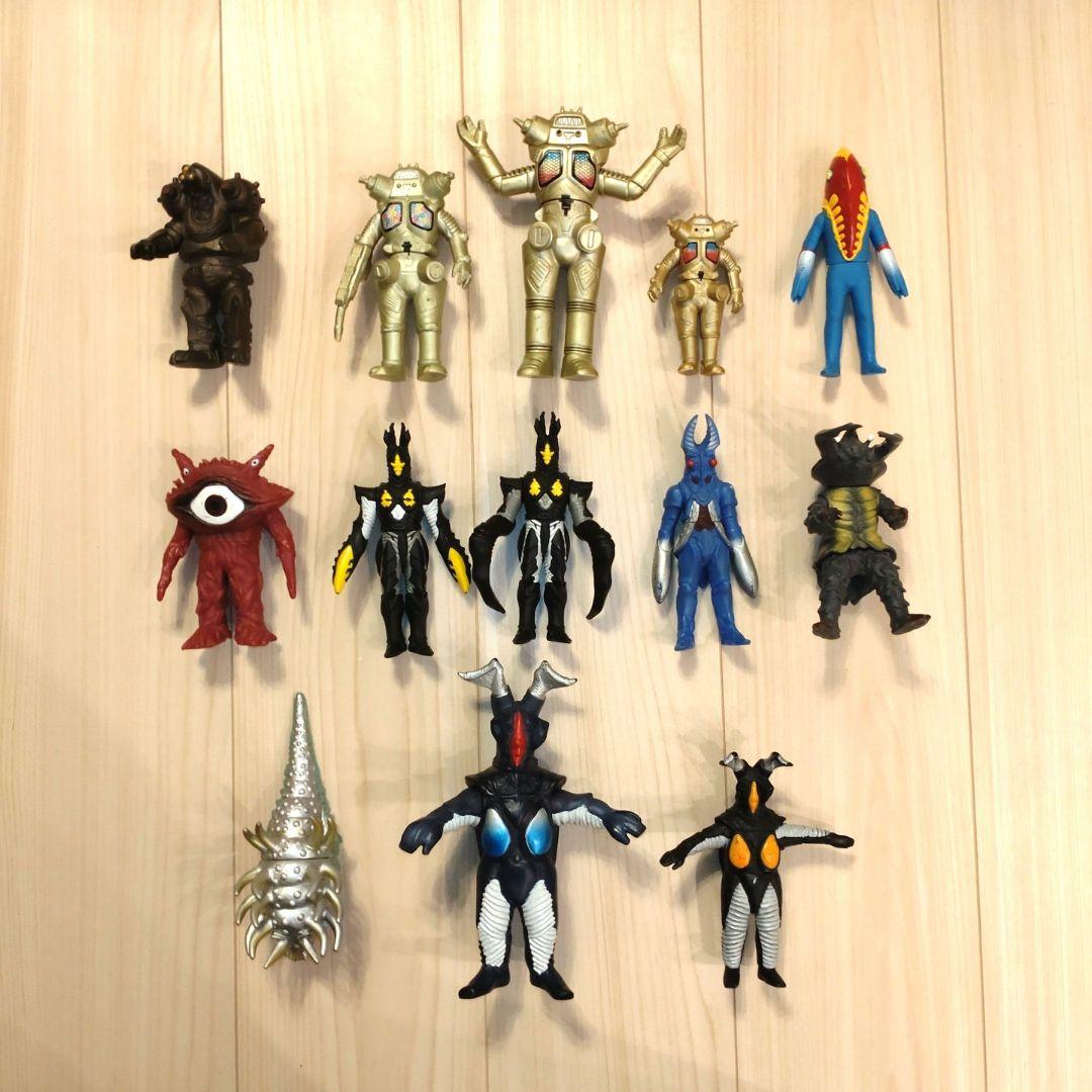 ウルトラマンシリーズ 怪獣フィギュア 13体セット - メルカリ