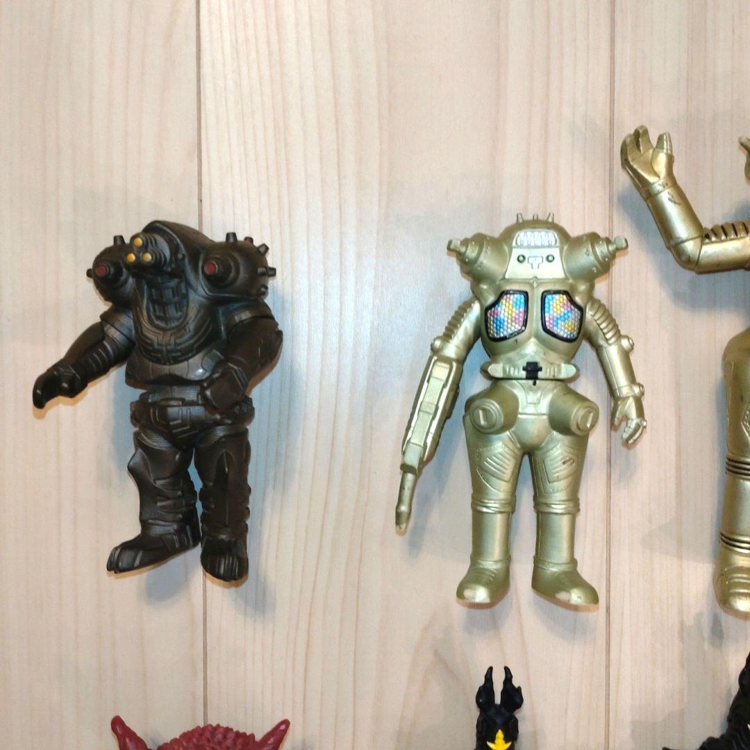 ウルトラマンシリーズ 怪獣フィギュア 13体セット - メルカリ