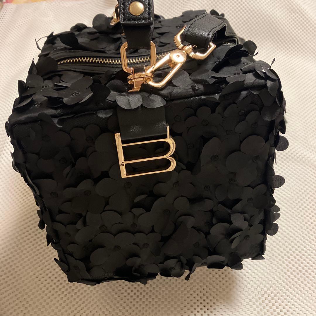 美品 Bibiy. B. FLORET BOX BAG ショルダーバッグフラワー - メルカリ