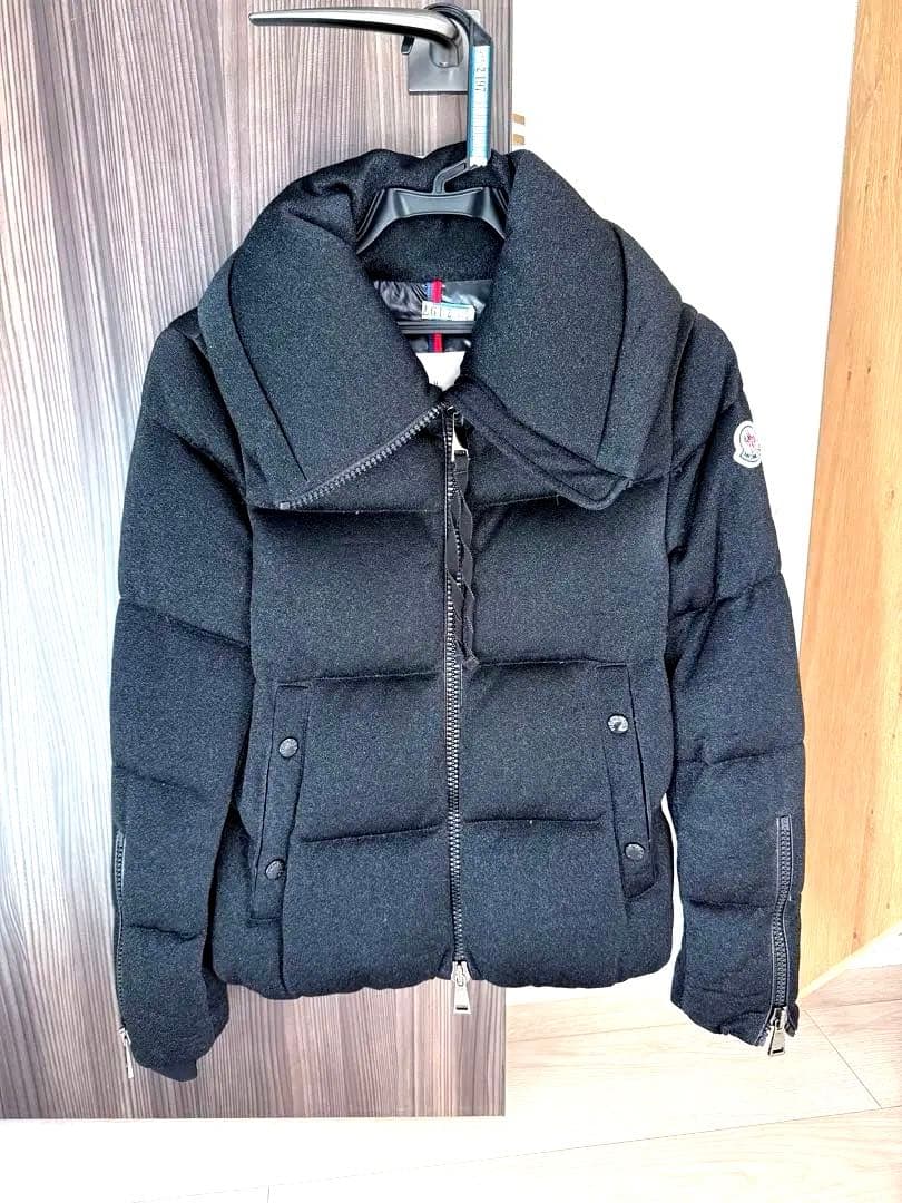 【希少】【極美品】MONCLER ブラック　ラメ　ダウンジャケット　0