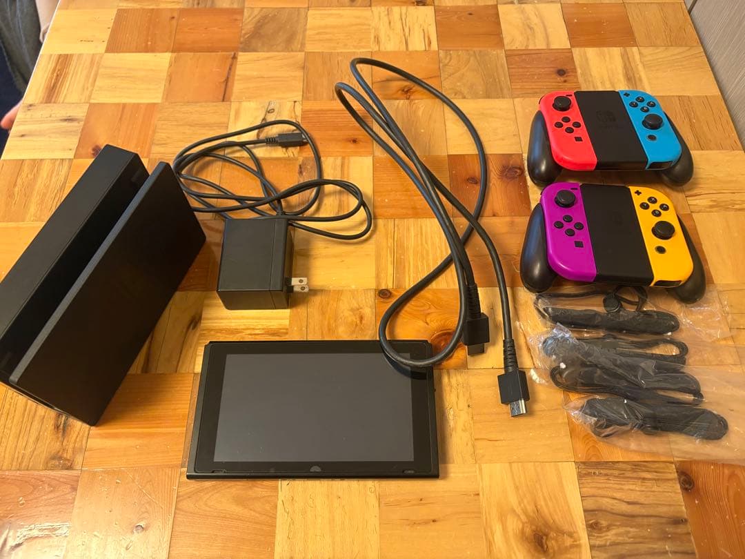 Nintendo Switch 本体 追加ジョイコン付き 中古動作問題なし