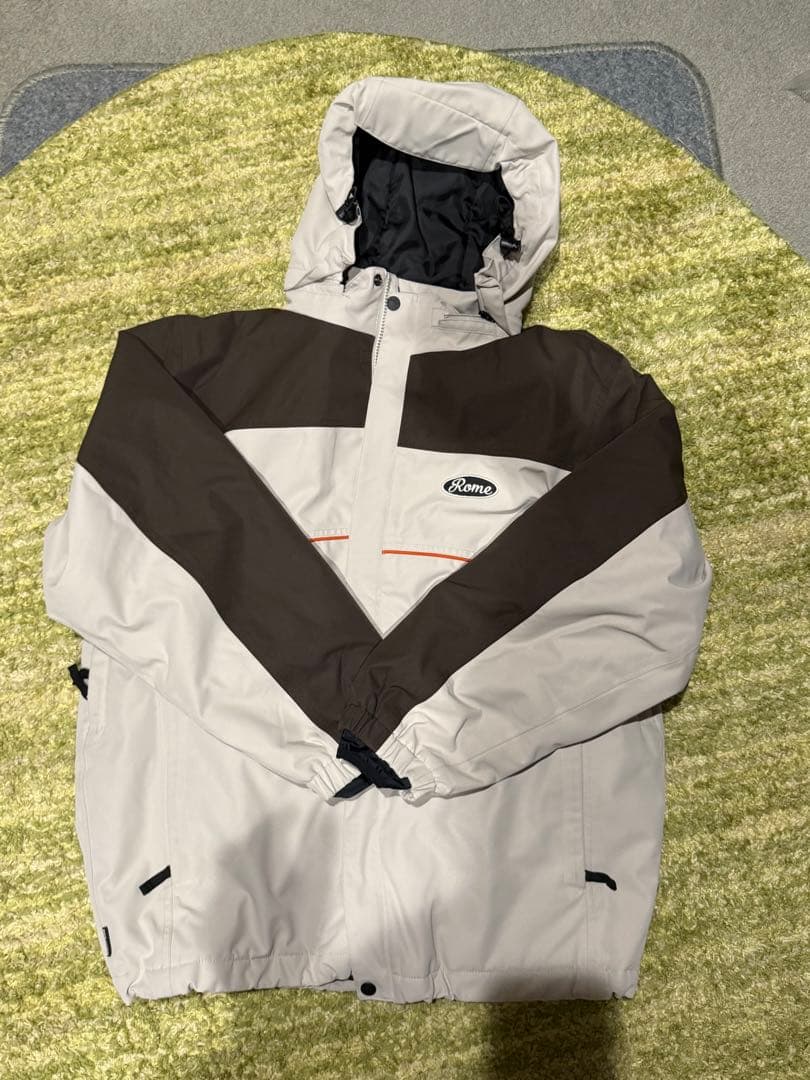 最終お値下げ！　12/11まで　ウェア　スノーボードMサイズ　定価52,000円