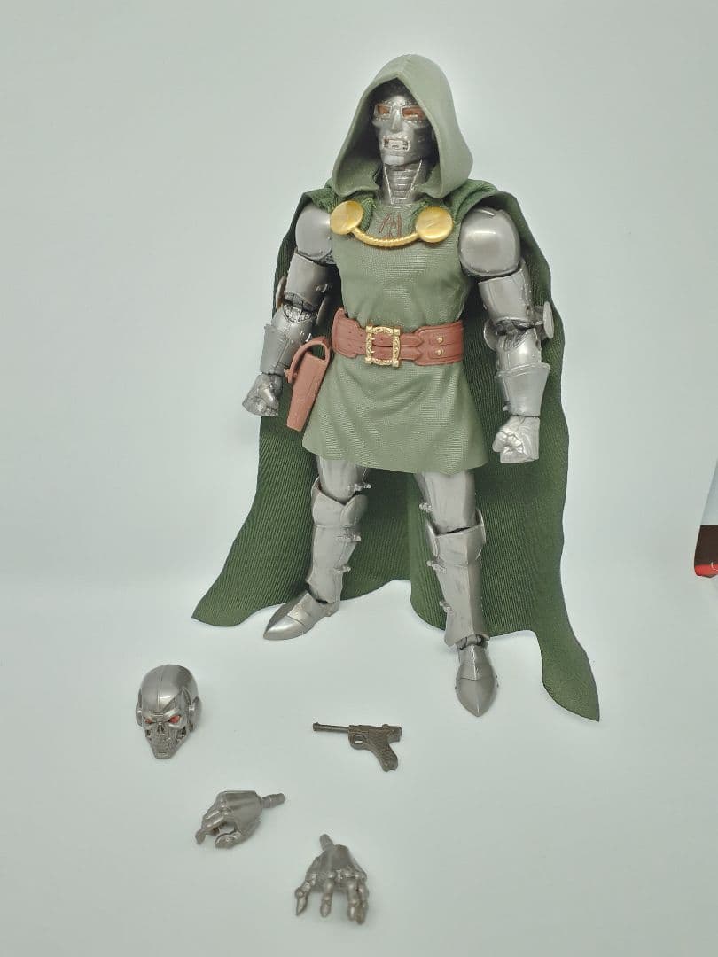 マーベルレジェンド　ドクタードゥーム　カバル3パック版 新しいドクター・ドゥームのフィギュア、今度のCabal 3体セットのやつ