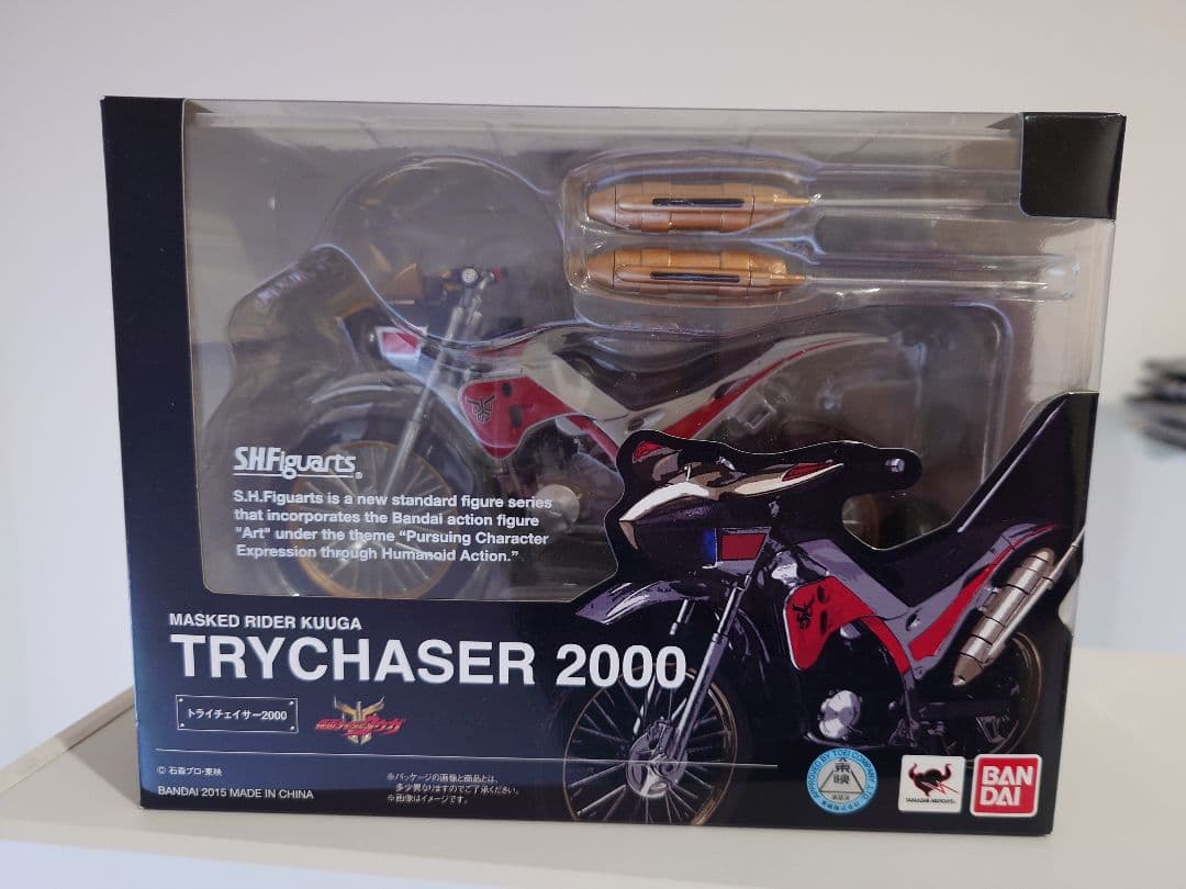 S.H.Figuarts 仮面ライダークウガ トライチェイサー 2000