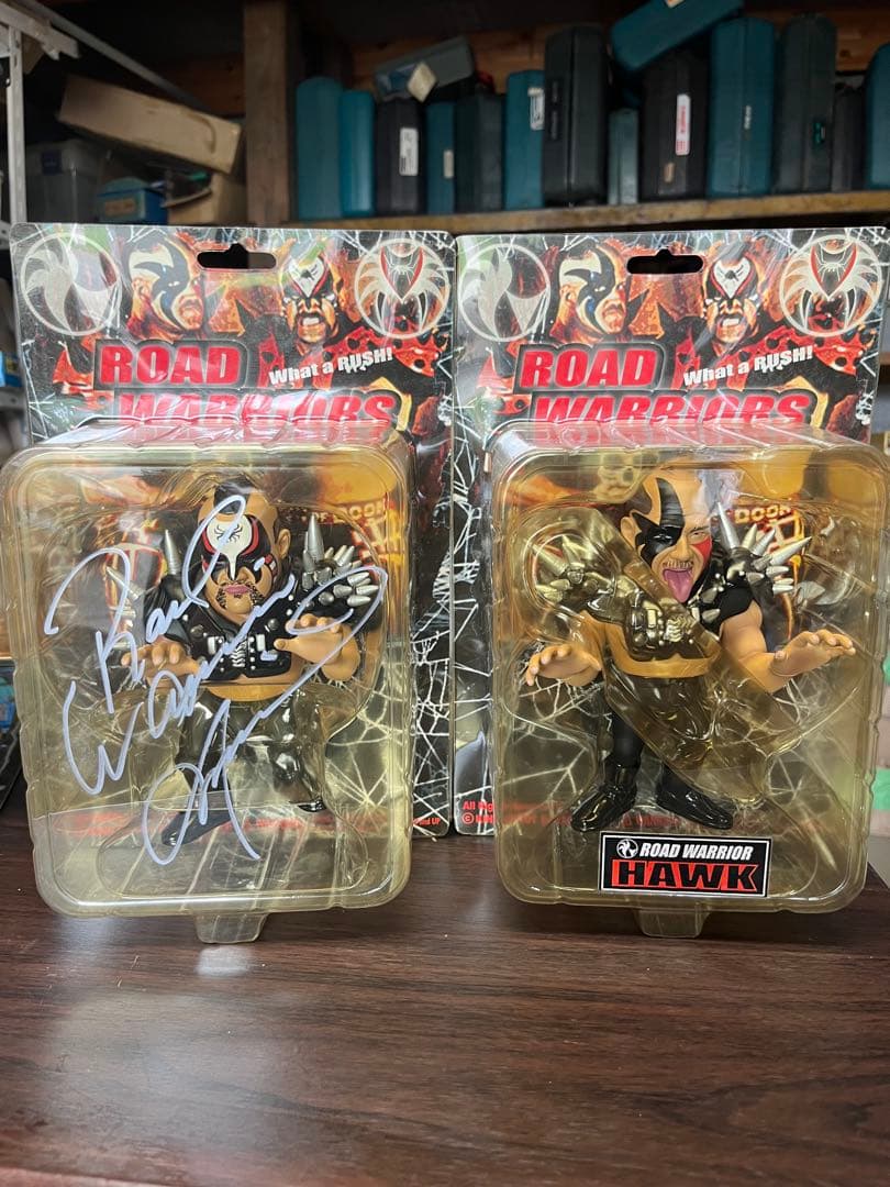 Road Warriors animal Hawk サイン入りフィギュア Road Warriors Deluxe 2-Pack – Zombie Sailor's Toys