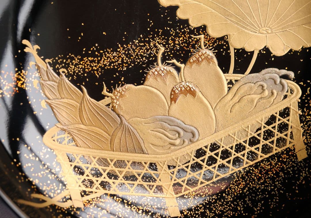 CM412】天然木漆塗 加賀蒔絵 蓮と野菜金蒔絵 黒煮物椀 三