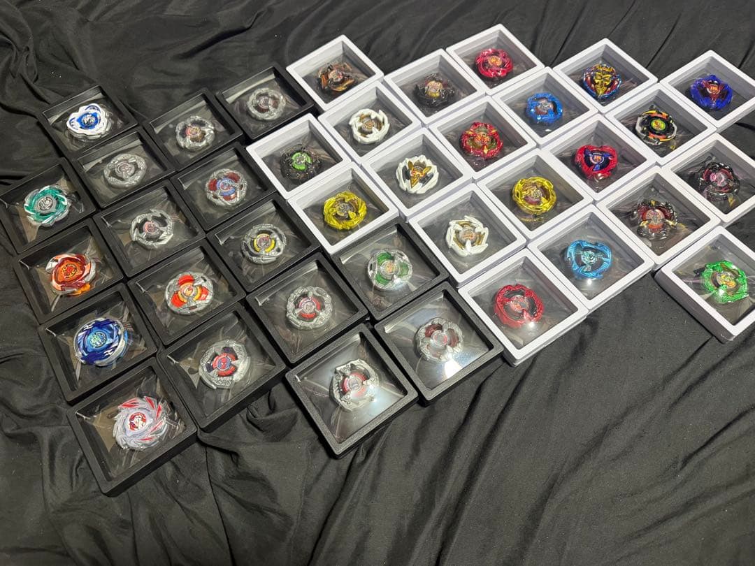 ベイブレードX 引退品セット　ブレードのみ　レアベイあり　ケース付き