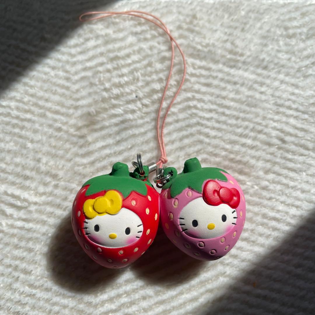 ハローキティ ご当地キティ いちご キーホルダー - メルカリ