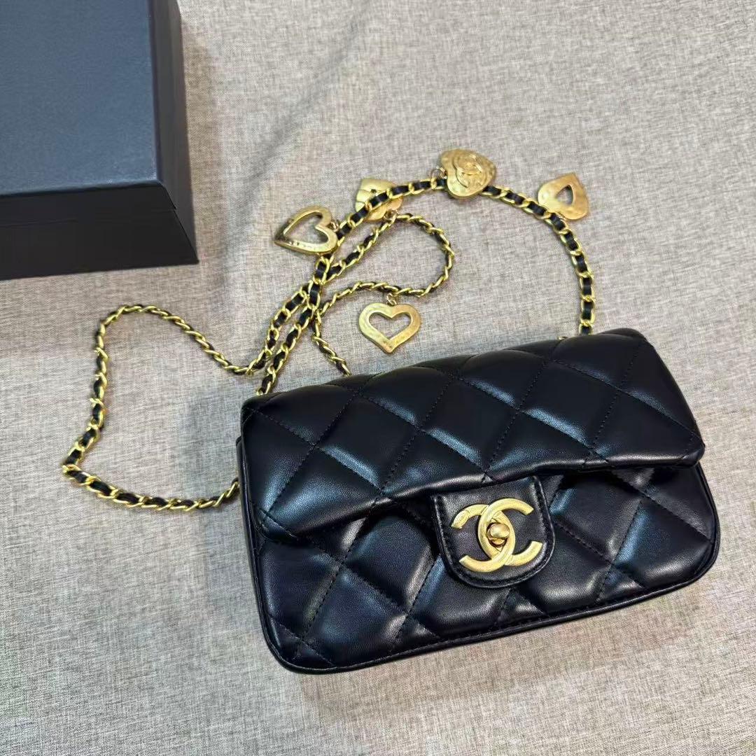 ノベルティ キルティングショルダーバッグハートチエーン ブラックVIP限定 未使用 CHANEL VIPノベルティ キルティング ショルダーバッグ ハート