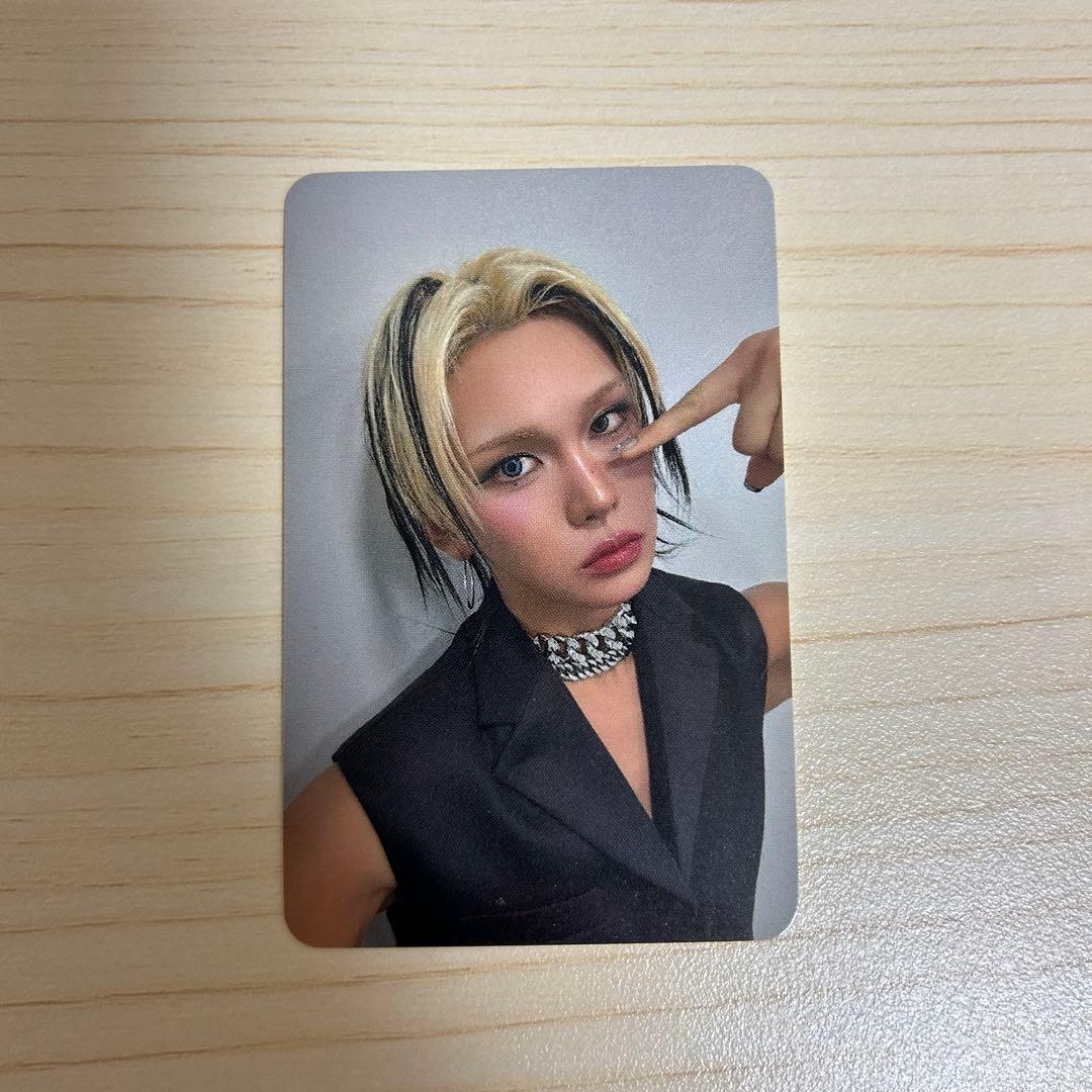 XLOV UXLXVE hellolive トレカ ヒョン HYUN - メルカリ