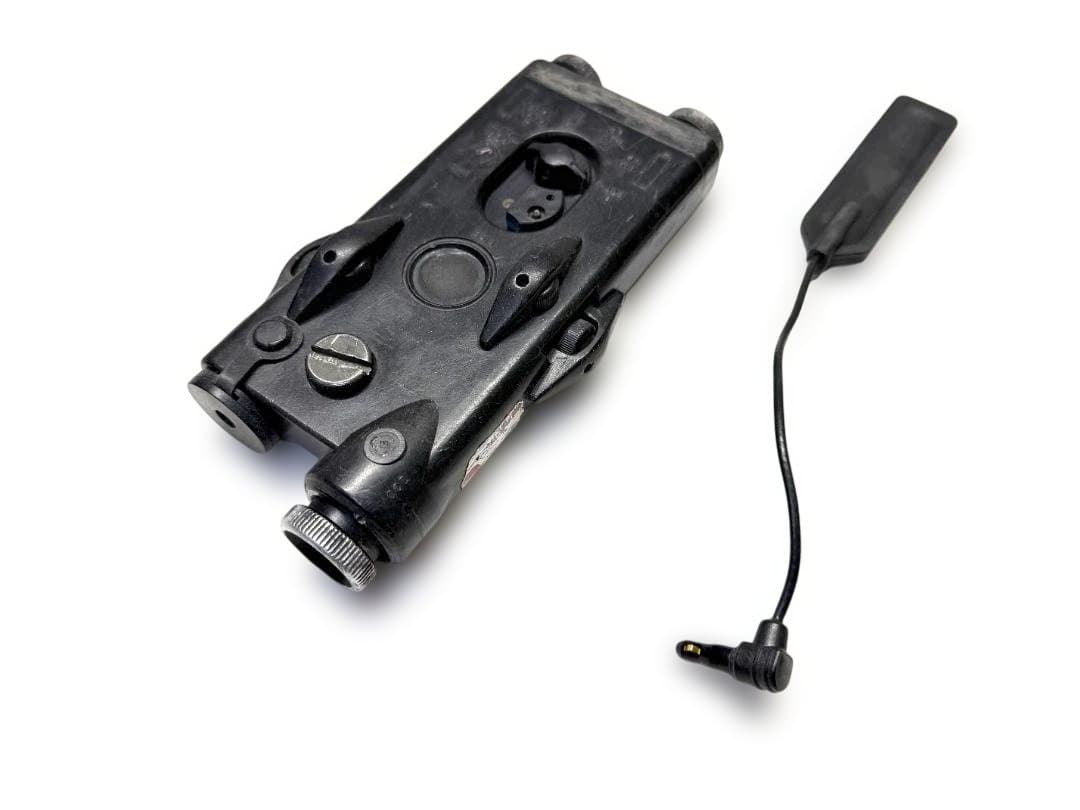 実物 Insight Technology AN/PEQ-2 放出中古完全作動品