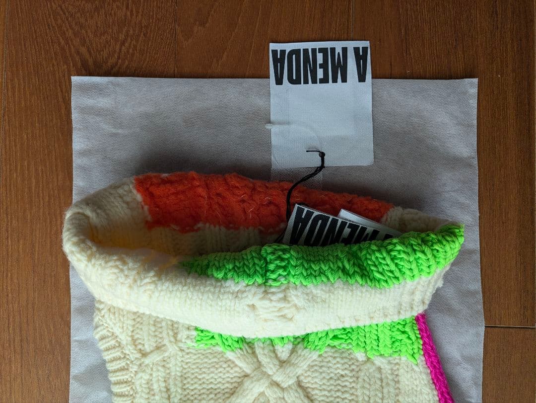 新品未使用:A MENDA フード付きケーブルニットマフラー ホワイト 完売