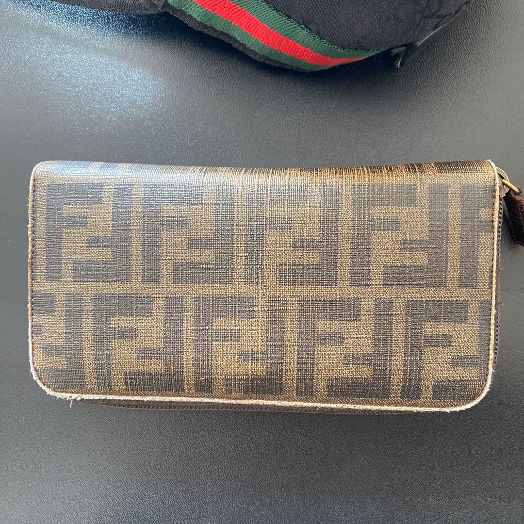 FENDI ラウンドファスナー 長財布ズッカ柄 PVC ブラウン正規品使用感