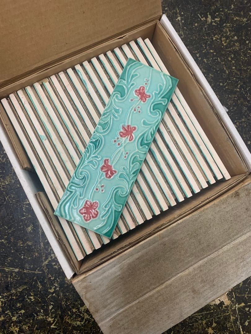 昭和レトロ　マジョリカタイル　20枚セット197.5×65㎜ 楽天市場】アンティーク デザインタイル 150角 マジョリカ タイル