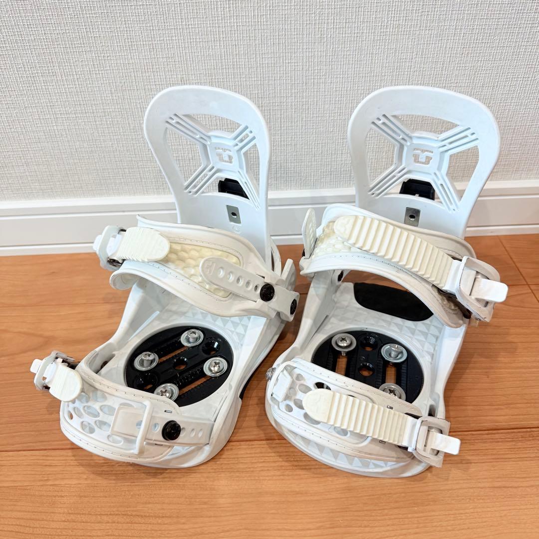 UNION キッズ　スノーボードビンディング ホワイト