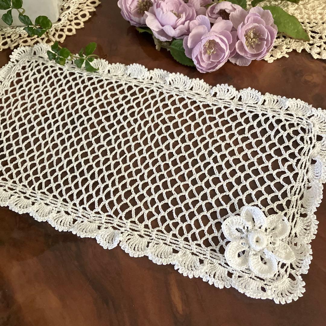 専用　レース編みドイリー　長方形　クロッシェモチーフ付き
