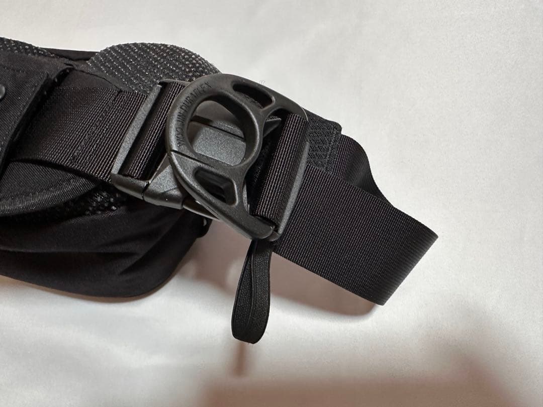 新品同様 Hugoo ブラック ヒップシート スリング 新品同様 Hugoo スリング