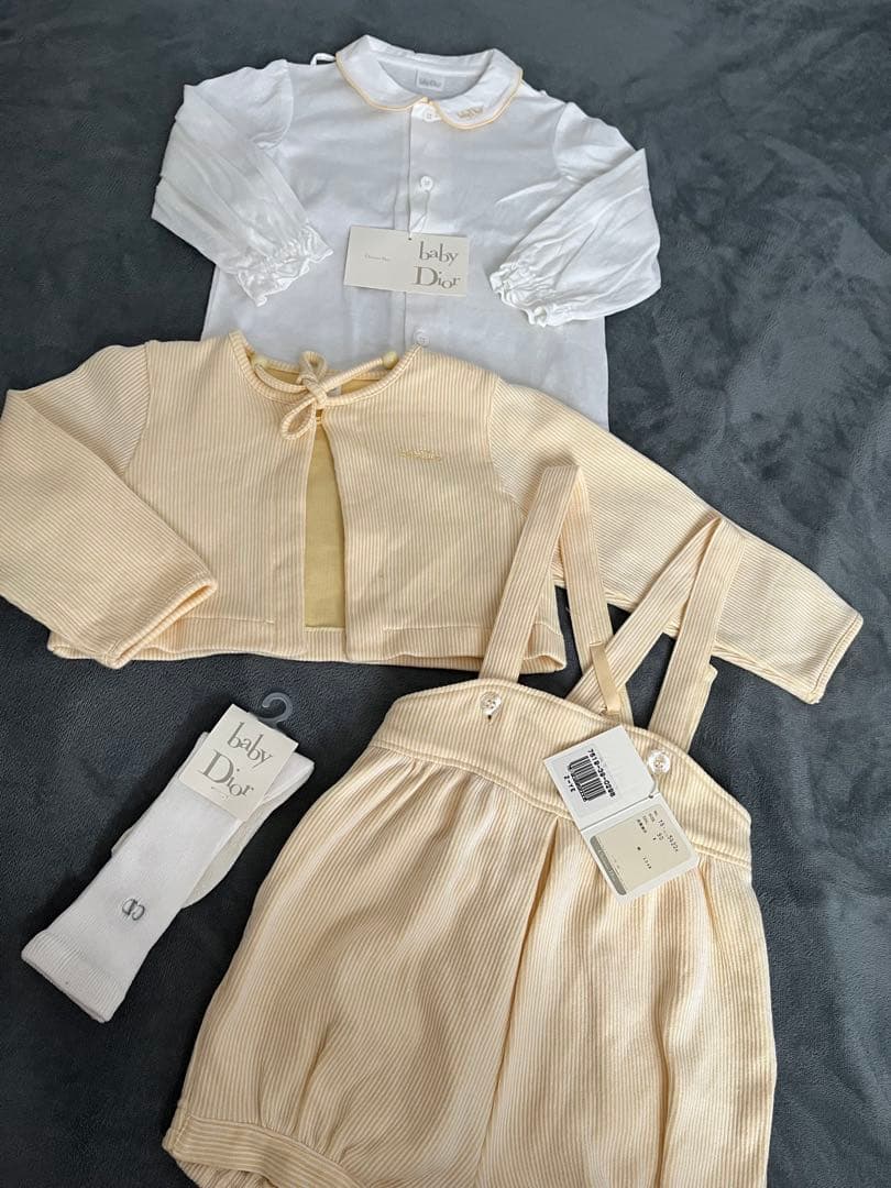 新品未使用90cm baby Dior イエロー ストライプロンパース