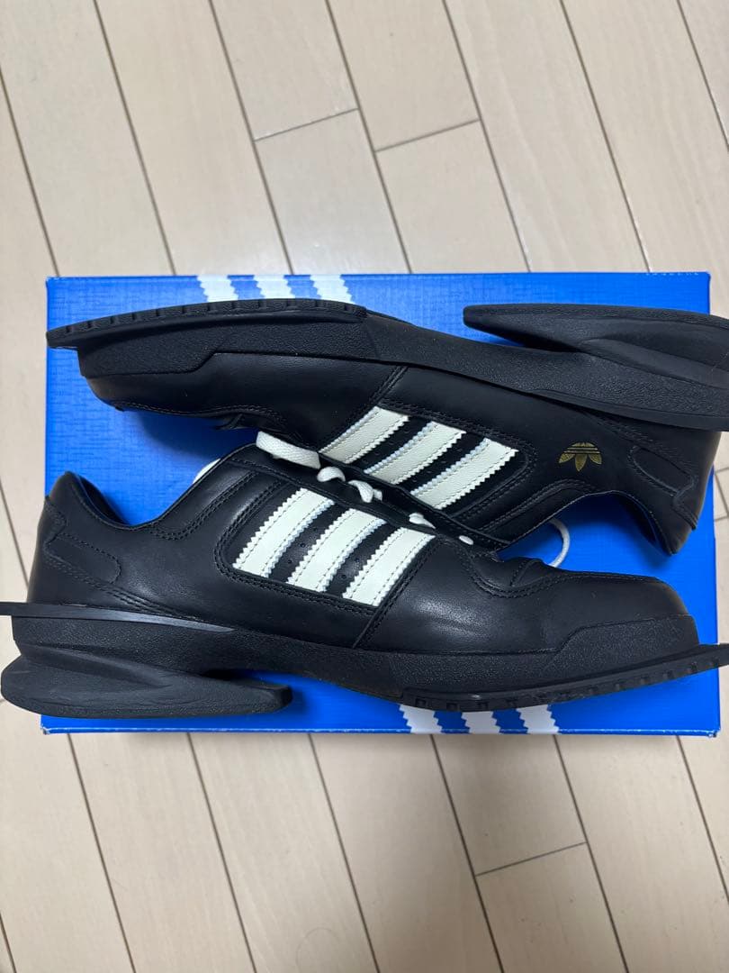 靴 adidas forum cubism black 25.5cm