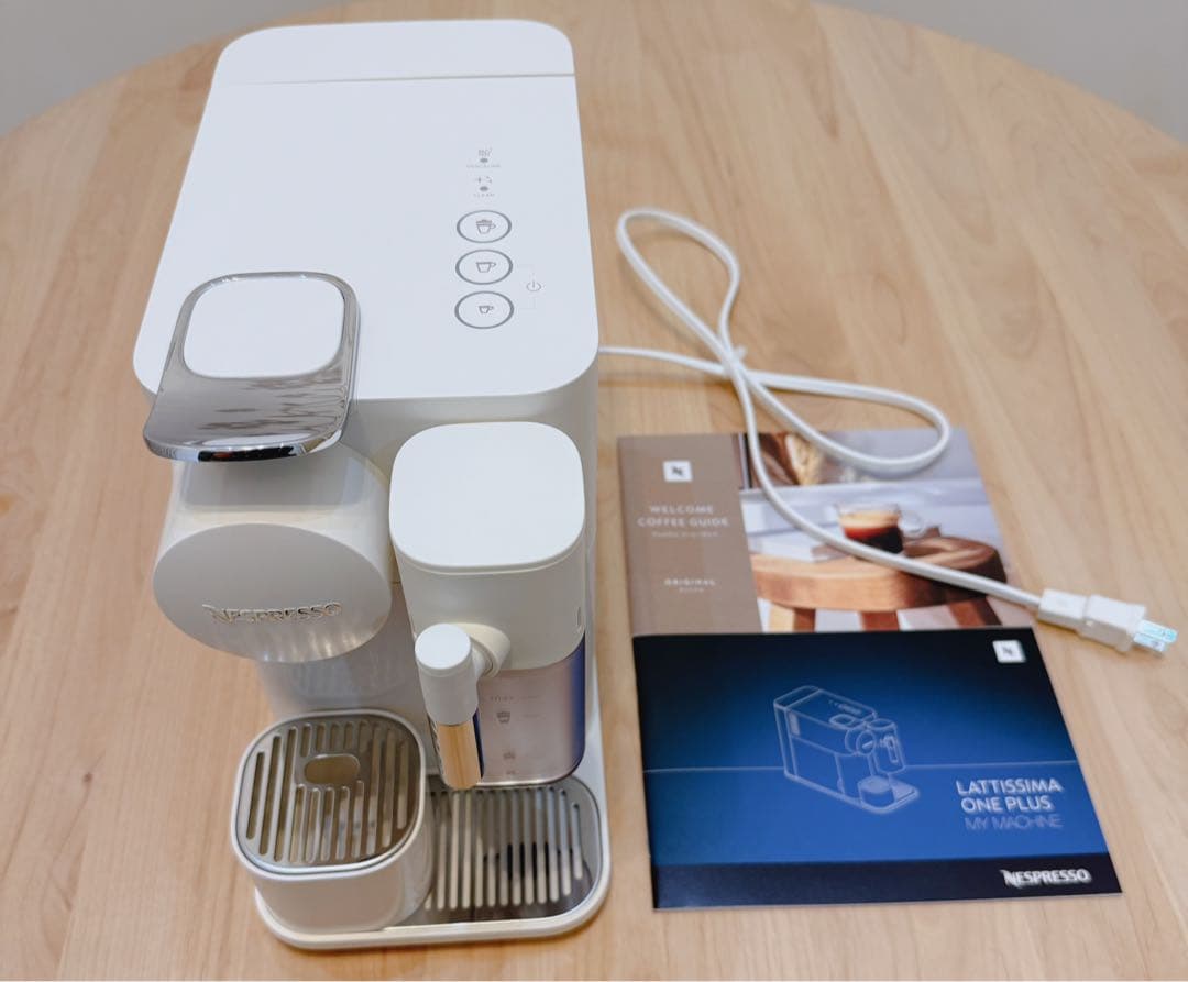 珈琲 Nespresso Lattissima One Plus ホワイト