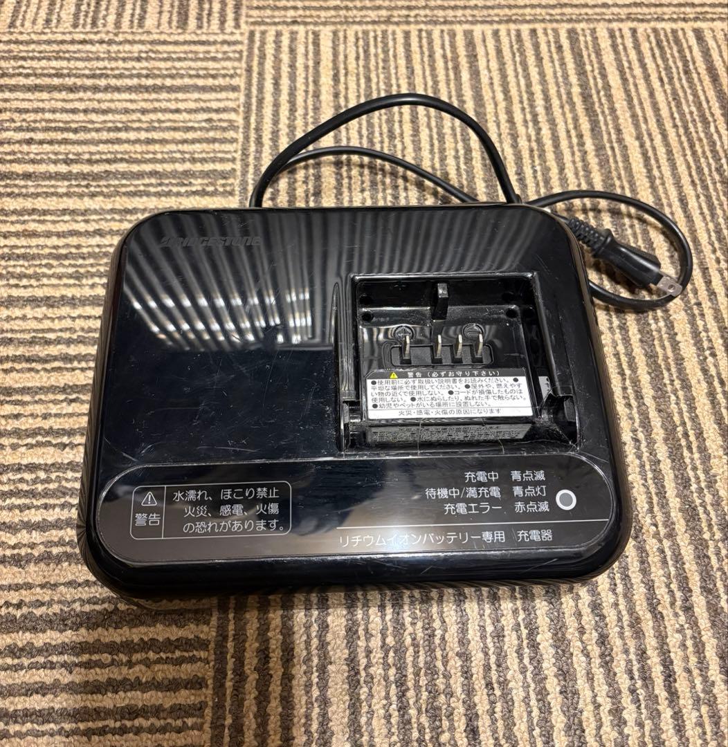 BRIDGESTONE 電動自転車 充電器 P5568 - メルカリ