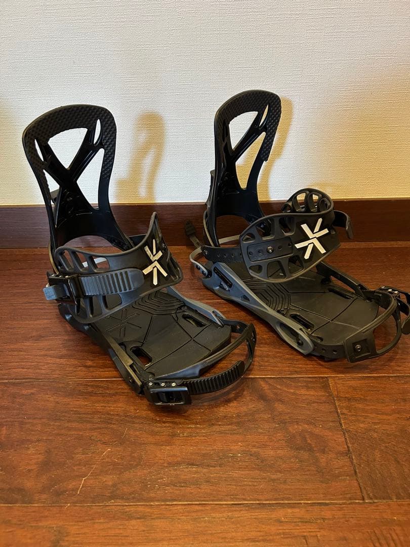 Karakoram スノーボードビンディング ブラック