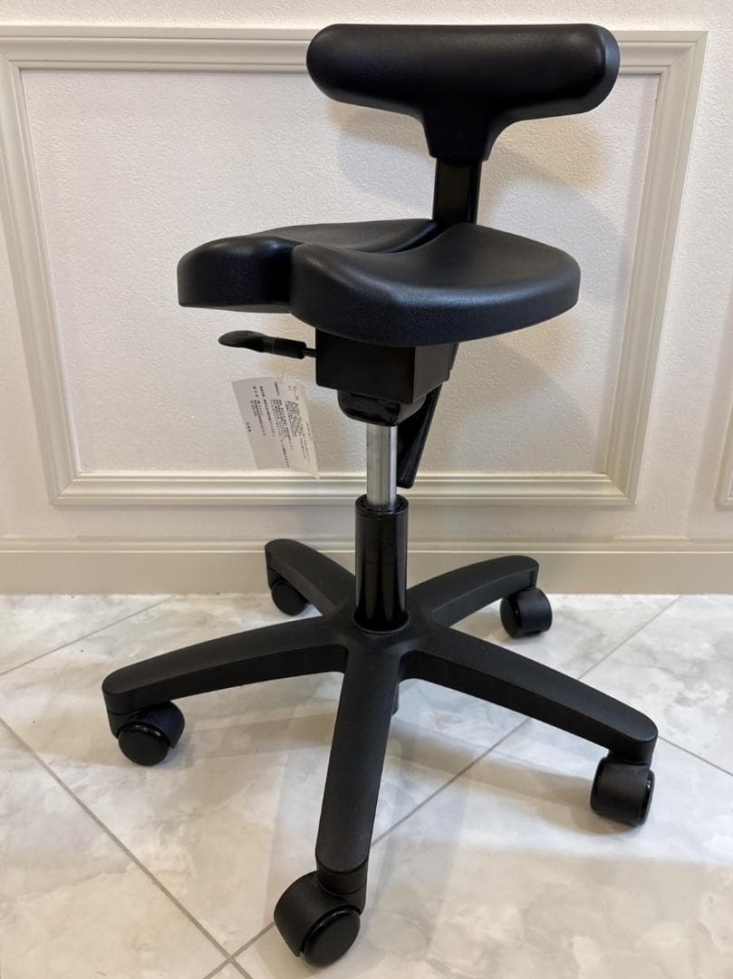 未使用! アーユル・チェア オクトパス ブラック キャスタータイプ