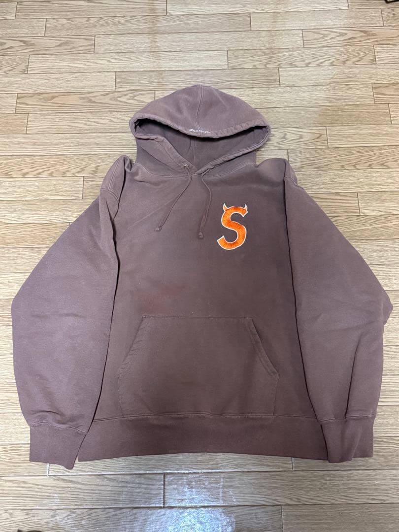 堀米雄斗着用　supremeツノロゴパーカー　ブラウン