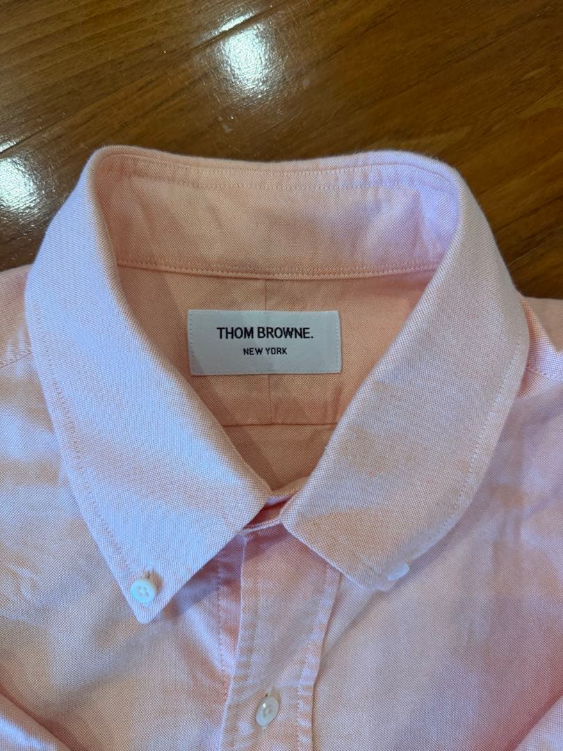 新品ファッション - 【THOM BROWNE】ピンク ボタンワイシャツ