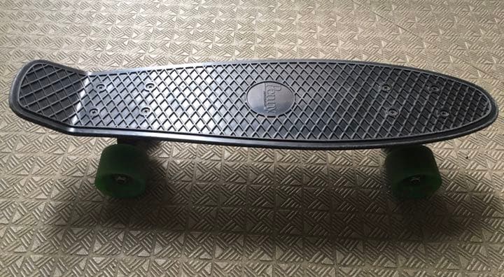 22インチ　ペニーPENNYスケートボード、ドッグダウンホイールセット