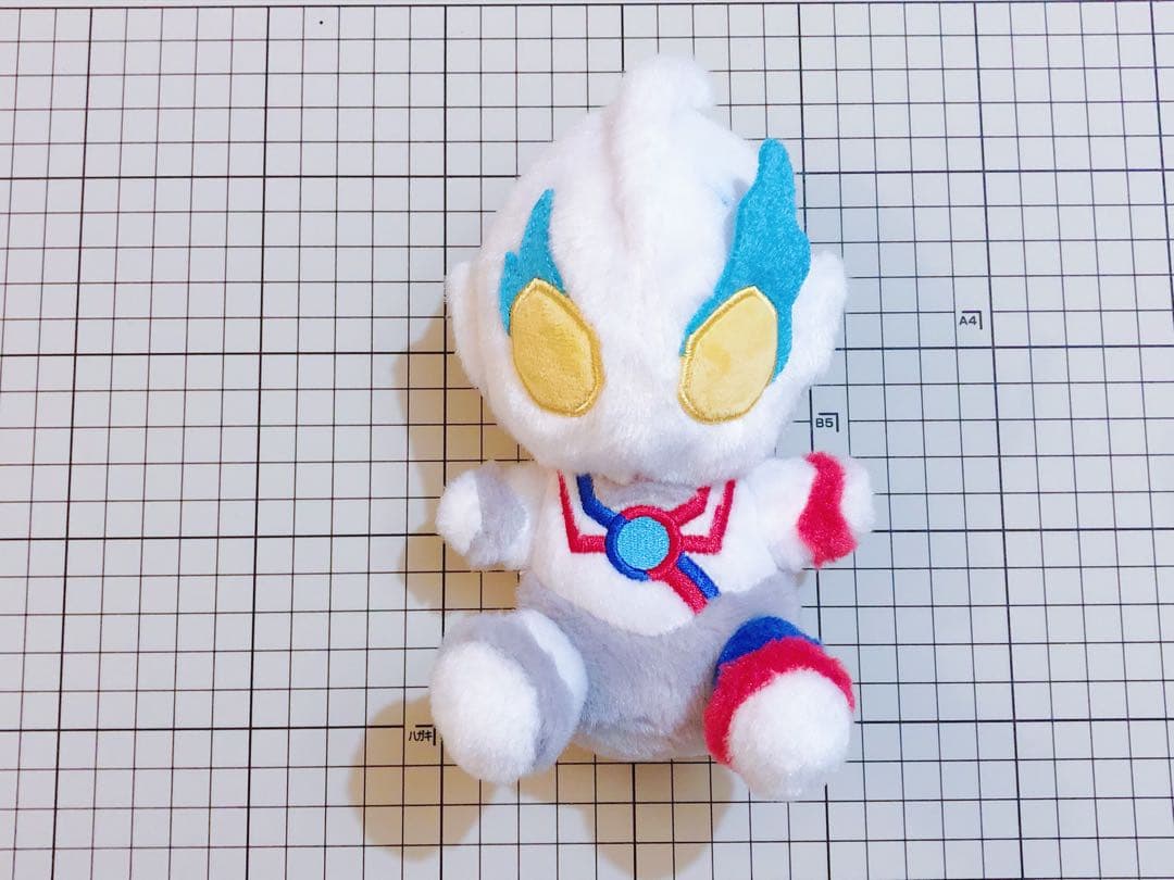 ふわふわお座りぬいぐるみ ウルトラマン ブレーザー ウルトラマン