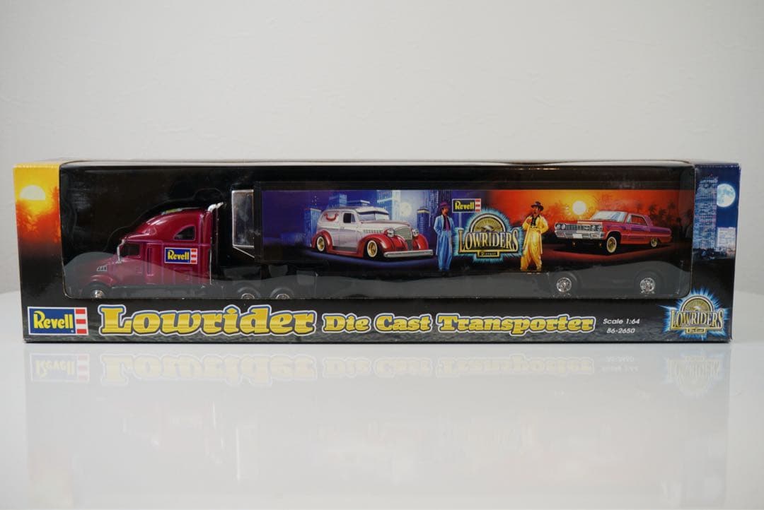 ミニカー Revell Lowrider Transporter