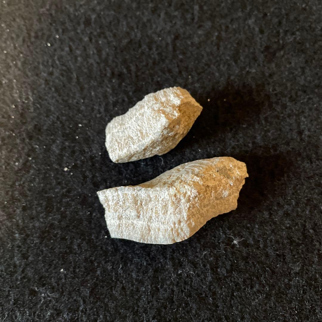 秋田県産　北投石【原石38g】 秋田県仙北市田沢湖町玉川温泉産 北投石結晶 (含鉛重晶