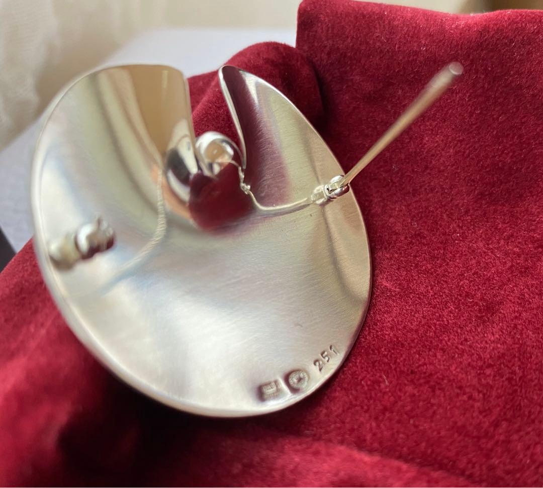 極美品Georg Jensenヘマタイトブローチ351 睡蓮 sv925 - メルカリ