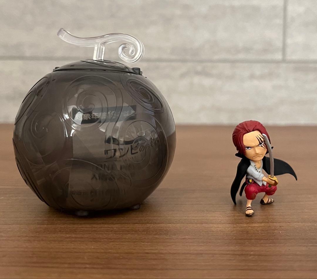 ONE PIECE FILM RED ウタの歌レコード盤＋映画入場者特典 - メルカリ