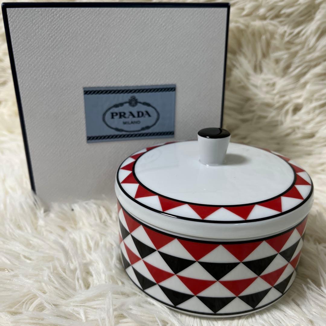 美品　PRADA プラダ　ポーセリンボックス アクセサリー ジュエリー ケース