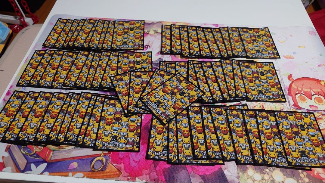 ポケモン　団員ごっこピカチュウ　デッキシールド64枚