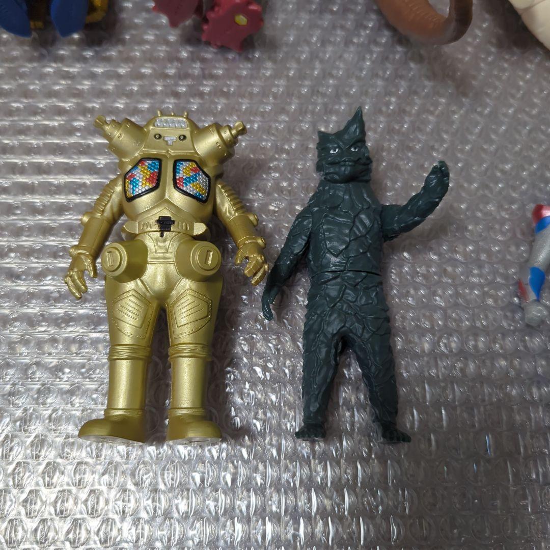 ウルトラ怪獣500シリーズ 25体 まとめ売り ウルトラマン ソフビ - メルカリ