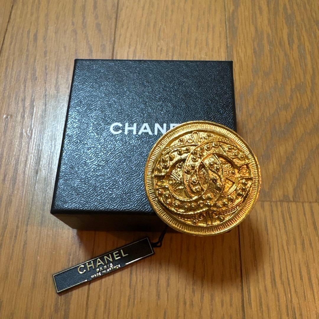 CHANEL ゴールド ブローチ CCロゴ