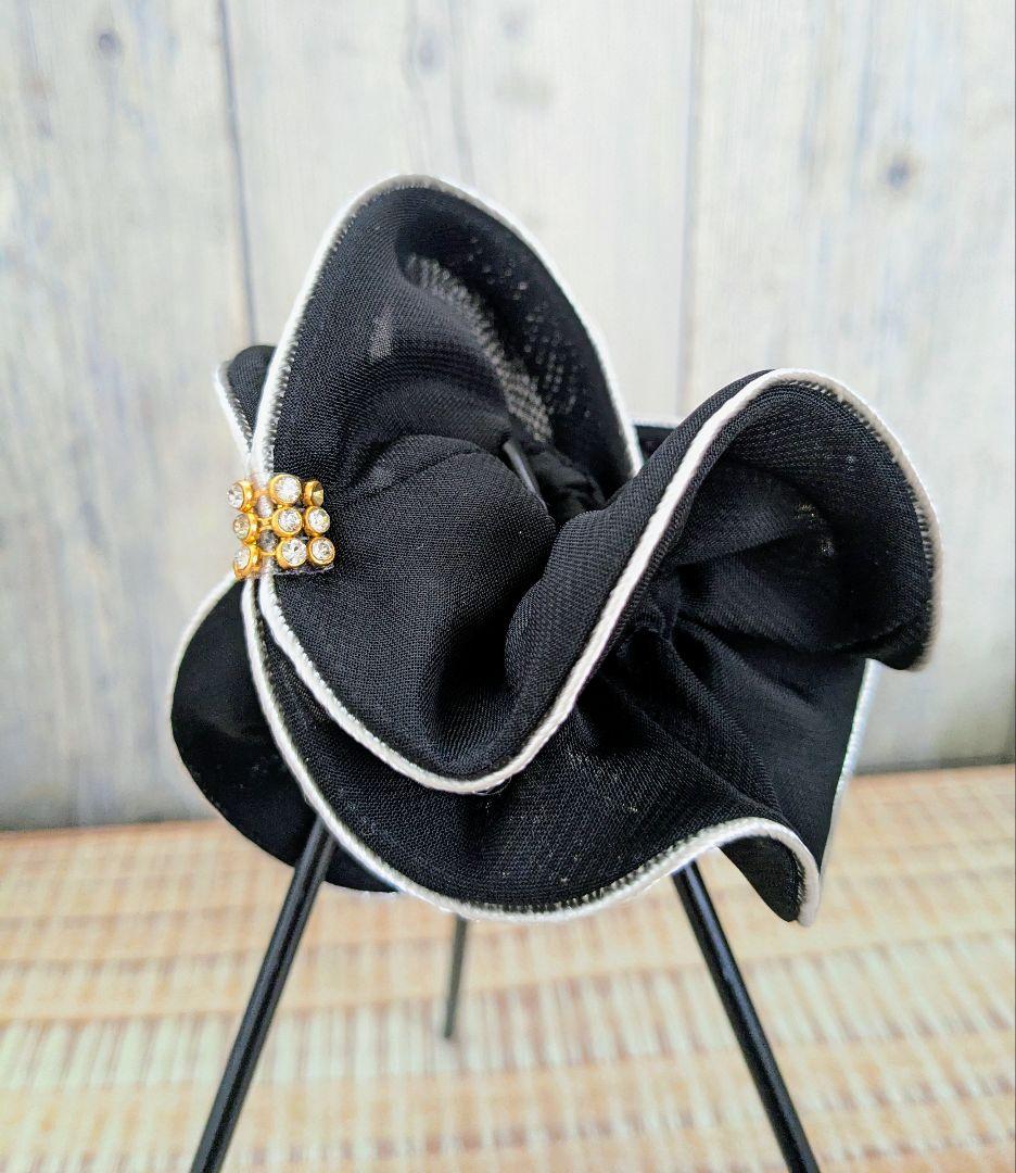 黒シュシュ ビシュー付 - メルカリ