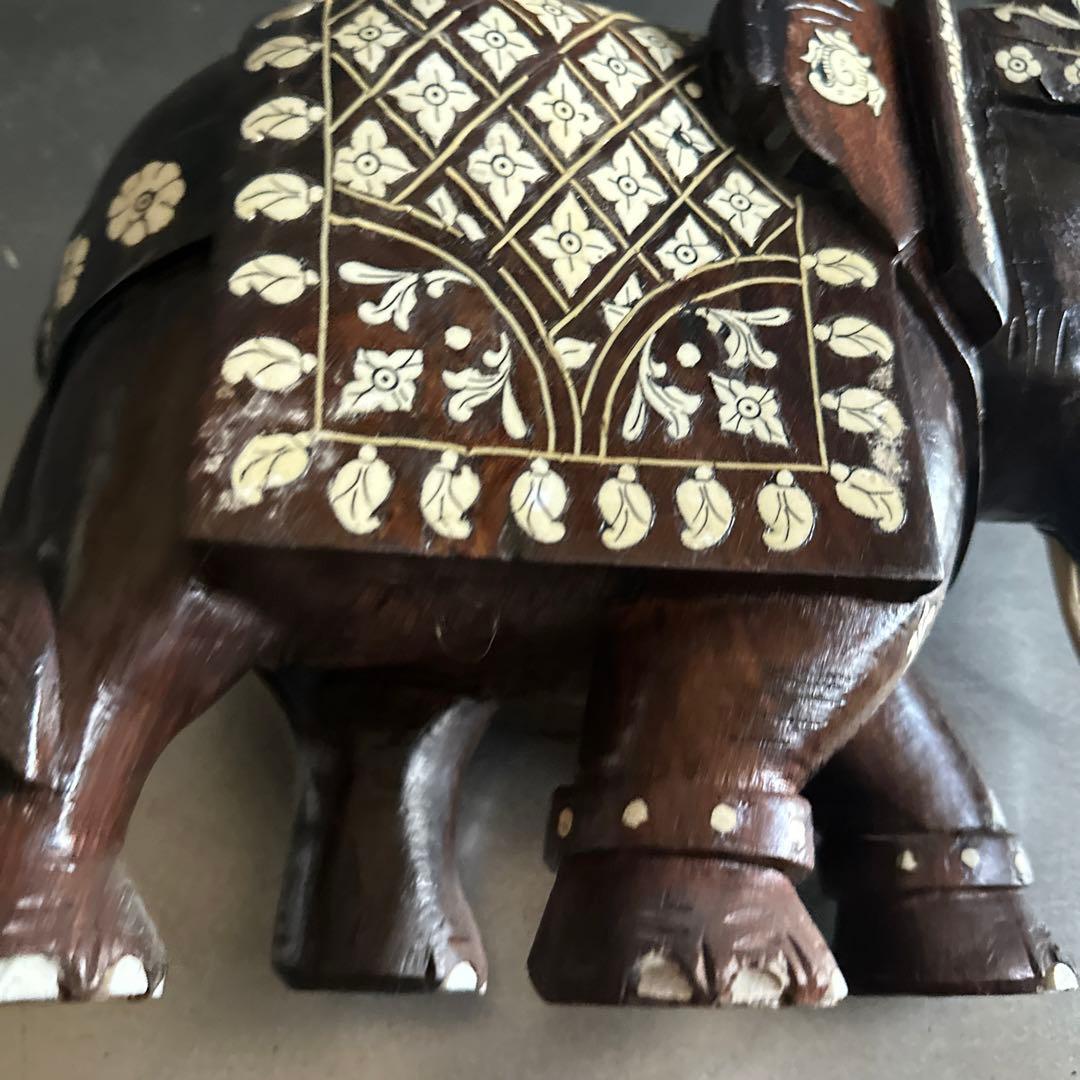 最終お値下げ‼️中国 唐木紫壇製 獣骨象嵌装飾 インド象 置物 - メルカリ