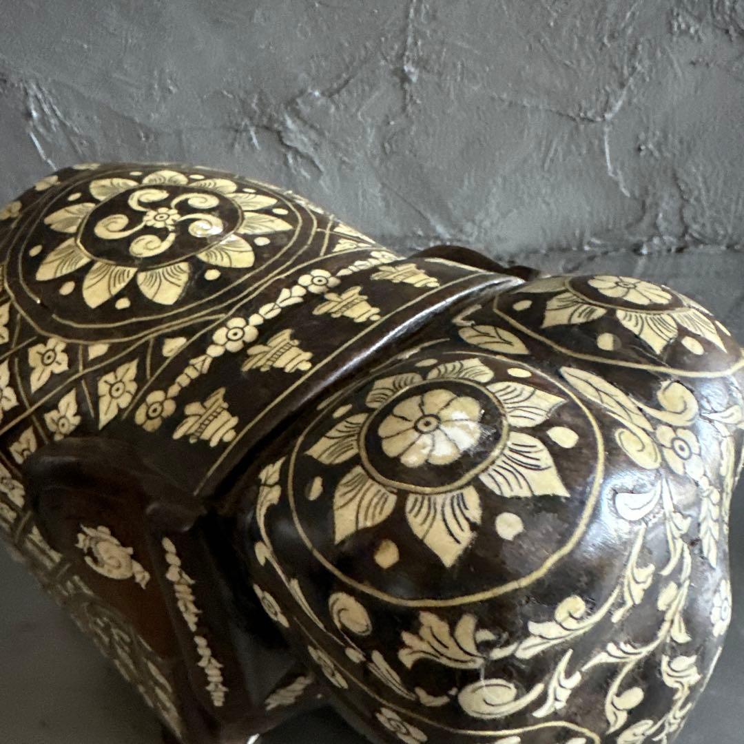 最終お値下げ‼️中国 唐木紫壇製 獣骨象嵌装飾 インド象 置物 - メルカリ