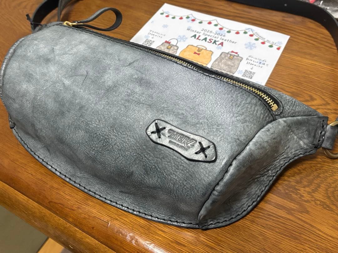 ヘルツ　アラスカ　ボディバッグ