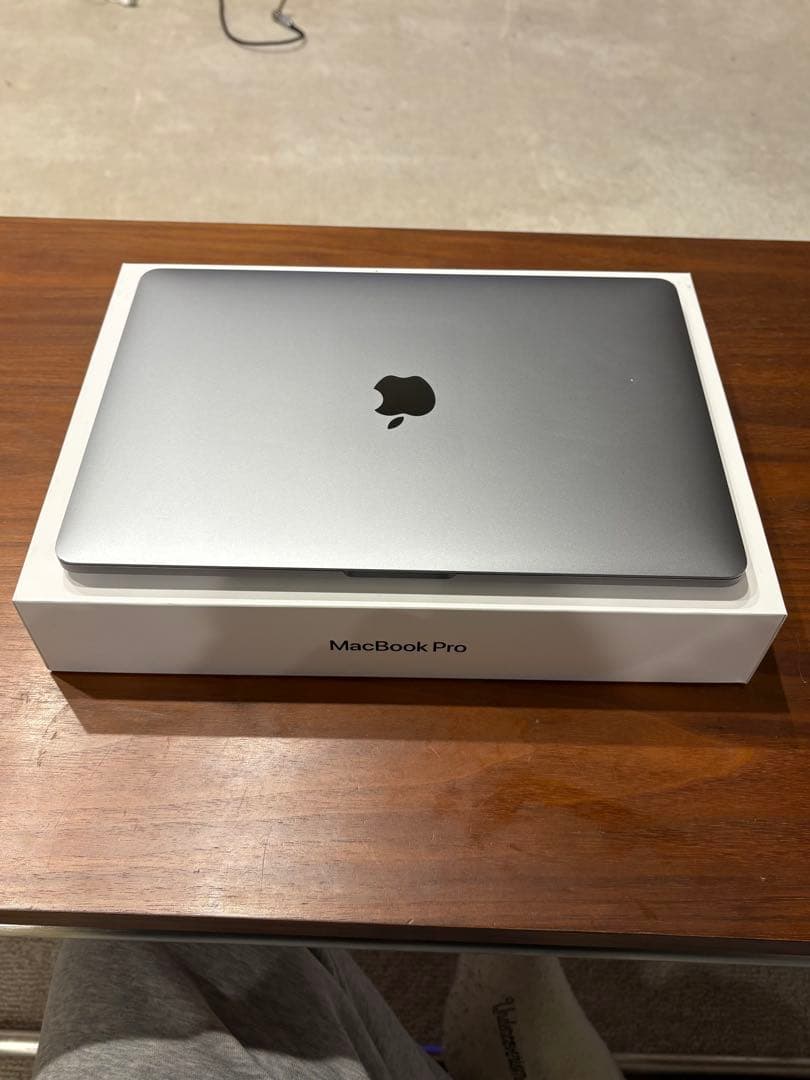 Apple MacBook Pro 2020 13インチ 16GB 512GB