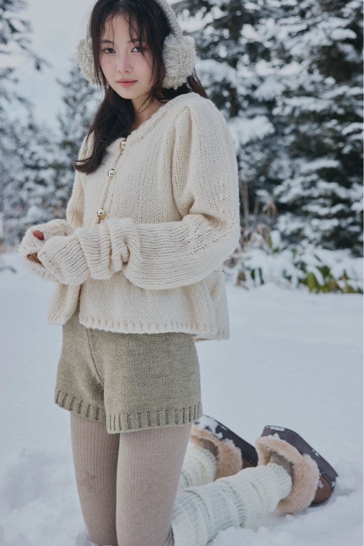 な*な様 andequal gold button puff sleeve kn