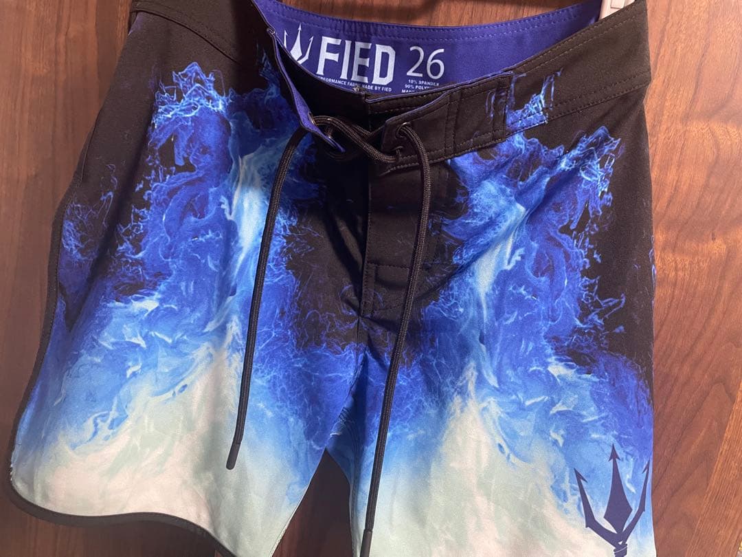 マ*サ様 ☻*様 FIED メンズ水着 26サイズ 黒と青のグラデーション TopIsm（トップイズム） 水着 「2025」水陸両用 グラデーションカラー