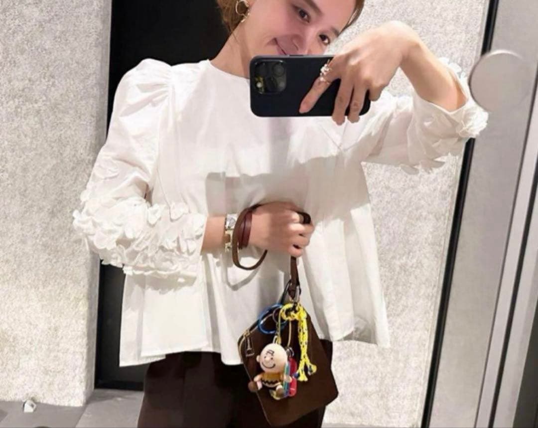 shirocon YORIブラウス パフューム スリーブ ホワイト サイズ３８