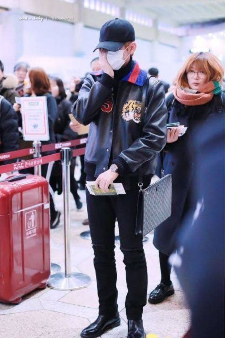 BTS テテ着用 GUCCI レザージャケット